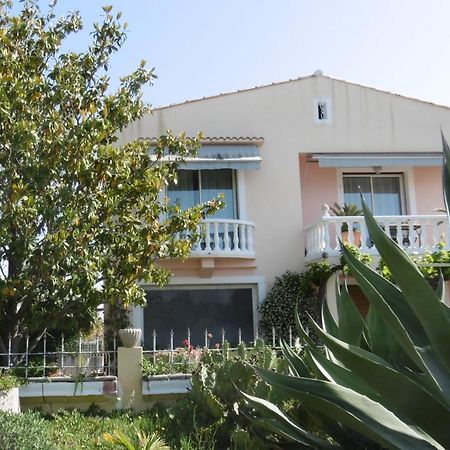 Rez De Chaussee Studio Climatise Dans Villa Aigues-Mortes Exterior foto